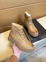 高邦 独家首发 Ugg～独特现代风运动鞋。专柜代购休闲鞋 意大利进口原版皮 拒绝脱色磨脚 鞋底：原厂特供原版底，上脚轻盈，真毛 超酷 系带走路都带风风格设计 超