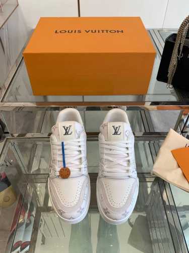 Louis Vuiton 路易威登 2024ss新款 LV Trainer系列板鞋篮球鞋 情侣款休闲运动鞋LV Trainer运动鞋是由设计师Virgil Ab