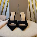 出厂价： Gianvito Rossi 5 这款高跟拖鞋 极简主义的 Elle、Gianvito Rossi 秉承了其传统意大利工艺，专注精巧细节，打造优雅女人