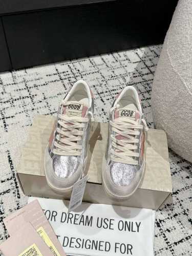 女款 代购级｜Golden Goose Deluxe Brand 杏星粉尾Ggdb经典情侣款小脏鞋~~火红程度上怼小白鞋，下踩各类小脏鞋！明星私服上脚示范 ×就
