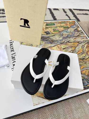 高品质出厂 The row 夏季新款小众极简人字拖鞋原单品质 顶级版本经典人字拖简洁大方 时尚百搭鞋面细带：原版PVC中底内里：小牛皮鞋底：原版TPU大底颜色：