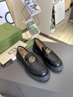 GUCCI古驰 原版购入开发 厚底乐福鞋上脚超级舒服的一双单鞋暴走不累，只想告诉你专柜有钱都买不到，断货 材质:顶级进口牛皮开边珠 和韩国真丝线， 五金1:1复