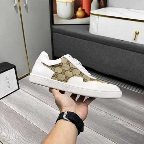 出厂价 古奇新款休闲板鞋 时尚大方百搭， 版型简洁大气， 面料采用进口牛皮配原布料，羊皮内里，原版耐磨橡胶大底，独家新款，实物拍摄，四色可选，码数：38-44，