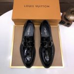 工厂 Lv 原单牛皮内里 Lv最新真皮商务西装鞋官网同步上市，意大利进口 头层牛皮一比一重金打造，官网1:1橡胶大底。穿着百搭，高档不失档次，彩色搭配气度不凡。