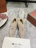 女 男10. Loro Pian*经典爆款lp顶级版本 英伦流苏平底毛毛乐福鞋 升级版 原来这就是传说走两万步都不会累脚的乐福鞋这双乐福鞋把颜值和脚感都拿捏住了