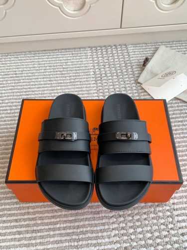 Hermes 爱马仕H家chypre系列 Kelly扣二舅拖鞋 顶级品质 鞋面：进口小牛皮 掌纹牛皮 进口牛京垫脚进口丝绸牛皮，原版开模大底 女码35-40 4
