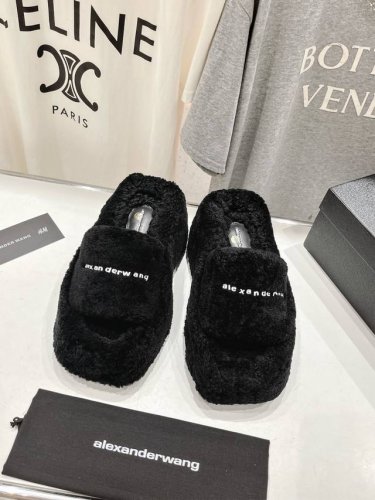 高版本出厂 Alexander Wang 大王松糕厚底水台羊卷毛拖鞋 24Ss秋冬最新爆款系列厚底毛毛拖鞋 专柜同步 顶级版本 鞋面：进口订制a级羊卷毛 垫脚：
