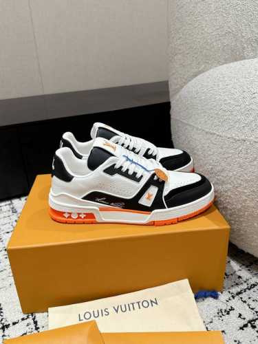 顶级版本 情侣款LV 路易威登L家 Trainer 24 新款 休闲 运动鞋 滑板鞋 LV Trainer 运动鞋的灵感源自复古篮球鞋，代表 Virgil Ab