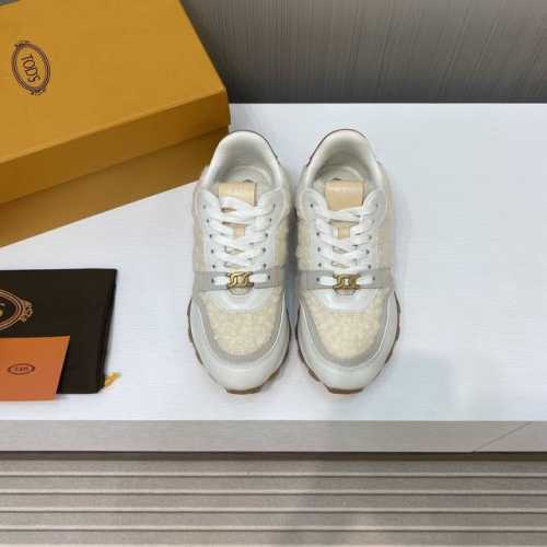 出厂价 顶级品质 Tods 托德斯~~ 代购级品质 最新情侣款豆豆底运动鞋；老爹鞋 肖战同款 小红书种草系列~~ 鞋头、后跟、鞋底缀以橡胶豆豆 Gommino，