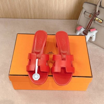 出厂价 Hermes 爱马仕H拖鞋Oasis 凉鞋系列 时尚又百搭 超级舒服 每个细节都做到极致 原版swift小牛皮 原版1:1独家私模鞋面 原版真皮大底 跟