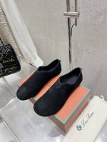 loro piana25春夏新款圆头平底乐福鞋休闲鞋诺悠翩雅Lp奢华品牌 简约高级 低调奢华 随性好穿，舒适度满分设计简约而不失优雅，鞋面干净纯粹，为整体造型增