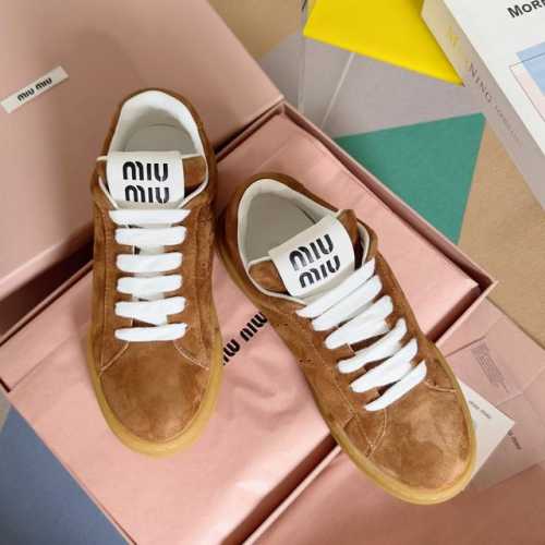 顶级版本：女款 Miumiu缪缪 最新款 德训鞋 休闲 运动鞋 滑板鞋 原版购入开发 做货 Miu Miu运动鞋巧妙地表达了运动装与充满活力和进取心的女性理念之
