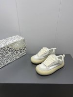 出厂Ggdb25新品小脏鞋，鞋子界的‘小可爱'来啦 圆润鞋头和胖嘟嘟设计更是让它成为了无数潮人的心头好，无论搭配什么都能轻松hold住全场 Yy 快来入手一双吧