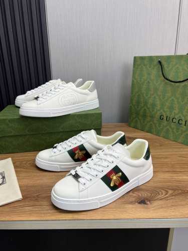 工厂价 ＧＵＣＣＩ古奇.经典爆款小白鞋常年热卖标准码：女码35-40男码38-44 女 男45可定做 等级：官网同款 原单品质 材料：原版皮 原版牛皮内里 原版