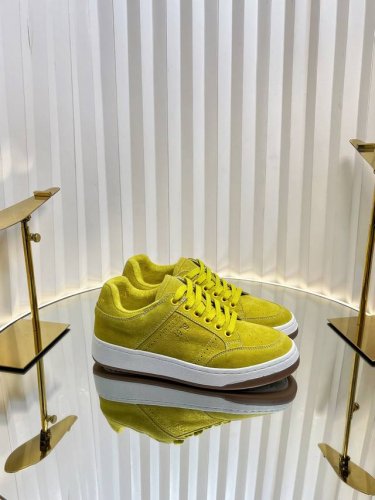 YSL SAINT LAURENT 圣罗兰 SL61春夏最新爆款休闲系列 SL61运动低帮休闲鞋 圣罗兰 SL61 ，原版购入 一比一复刻 ，新鲜血液注入加休闲