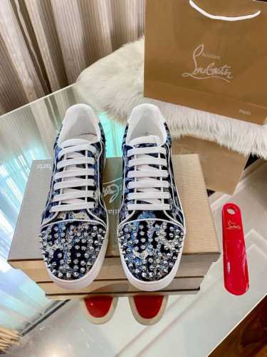 橙子出厂价P ，男码10 定制款 Christian Louboutin Cl低帮板鞋系列 铆钉 水钻 运动鞋休闲鞋红底鞋 情侣款 定做时间较长，请耐心等待！
