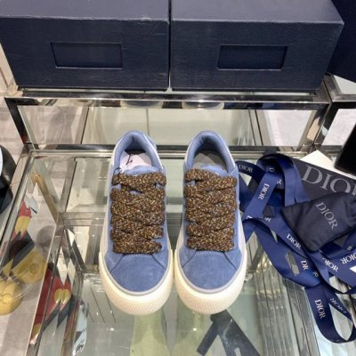 顶级版本 Dior 23秋冬新款运动鞋全网最火爆单品上脚真的绝绝的，真心大爱，王炸开挂系列独家原版一比一开发，所有细节材料绝对到位。 码数:35-44