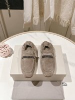 冲量价 独家款 市场最高品质 Brunello Cucinelli Bc平底单鞋材质：进口牛京／羊皮 纯手工串联珠链配饰。专柜原版注塑真皮大底 码数：35-42