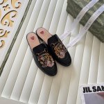 出厂： GUCCI 古驰2025顶级专柜 新款限定官网上新 独家首发 GUCCI 古驰 25SS 经典全系半拖 单鞋 一脚蹬 毛半拖 Gucci半拖 Gucci