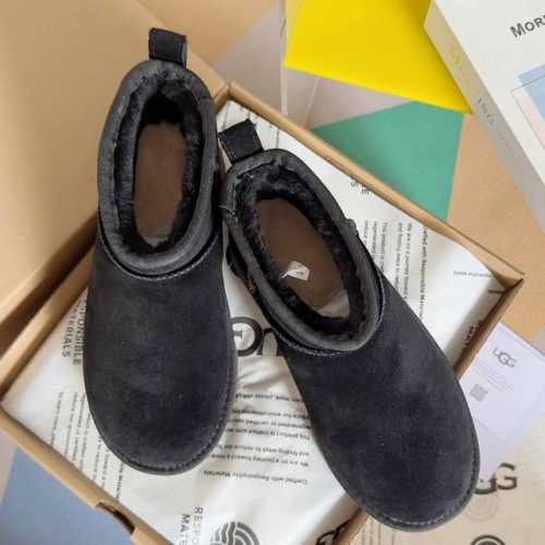 顶级版本：女款 Ugg 油叽叽 厚底 人鱼 超短靴 雪地靴 铅笔靴 原版购入开发 做货 Ugg这款高跟雪地靴真的打破了传统以来厚底靴的风格，太有设计个性了，深得