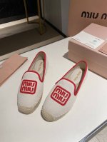 出厂价 Miumiu顶级版本 夏季潮品鱼夫鞋1：1开模秒杀市场一切版本 欧美名媛 明星 网红girl 大爱款 ，鞋面外表 贵气感十足 穿上它总能展现女性时尚韵味