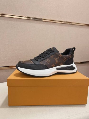 工厂价 Louis Vuitton 路易威登 Lv 顶级新款专柜同步发售，鞋面意大利进口头层牛皮，全进口羊皮内里，完全1比1复刻，鞋底：原厂特供原版底，独家活动