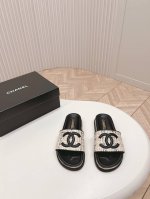 出厂 Chanel 香奈儿 2024新款凉鞋拖鞋系列 经典系列 每个款式都很赞 优雅高贵 舒适百搭 鞋面：定制编织布料 垫脚：定制羊皮 大底：原版开模大底 码数