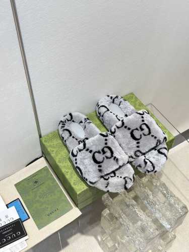 Gucci 最新24Ss印花羊毛拖鞋 欧洲进口a级羊毛 与原版一致满鞋全部采用纯羊毛 鞋面和垫脚logo采用混种羊皮， 大底与原版一样的tpu材质底片耐磨防滑