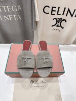 高版本出厂 Loro Piana* Lp 诺悠翩雅2025Ss春夏新款拖鞋 市场顶级品质 极简高级大方～高级而舒适的气息～ 夏天当然就得美美哒～ 上脚柔软舒适度