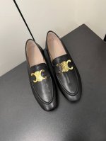 p420/2024春夏新款Celine赛琳春夏新品凯旋门乐福鞋、英伦风Style 非常高级的一款凯旋门五金扣设计极具品牌辨识度 鞋面：进口牛皮 内里：山羊皮、上