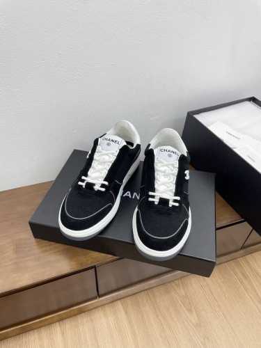 顶级版本chanel 小香24B早秋新款运动鞋 各大平台热卖单品~也是网红达人穿搭首选小香整个系列已全面升级 鞋面增加更多时尚元素 鞋面：牛皮+磨砂皮+原版羽绒