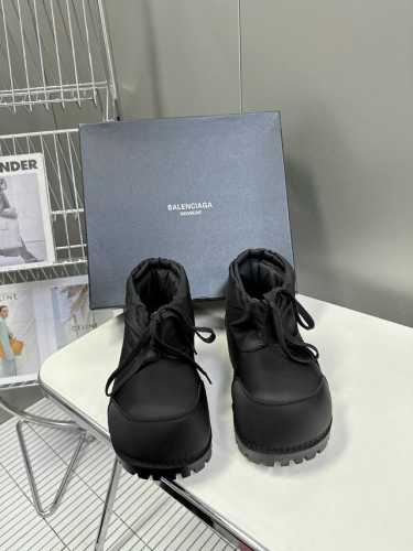 BALENCIAGA巴黎世家滑雪系列skiwear最新款情侣阿拉斯加雪地靴 正品RMB9630购入开发 完美复刻 设计师推出探索时尚界对于原创与挪用的概念、以全
