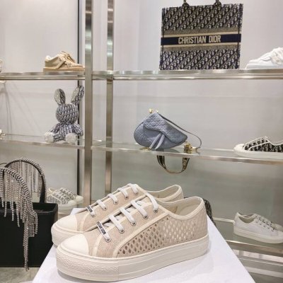 出厂： size：35-41 41码订做不退换 Dior迪奥 刺绣 系列. 图案系带平底休闲鞋