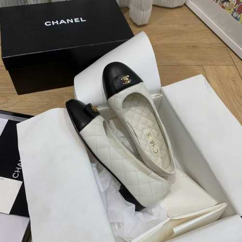 Chane* ｜小香2024秋冬新款 纽扣芭蕾舞鞋 原版1:1复刻 经典中的经典 无论搭配裤装还是裙装都是完美 小圆头的设计很好的修饰脚型 ，小仙女们必备！ 鞋