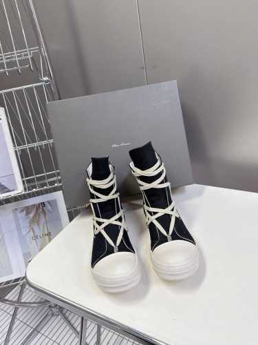 男10 Rickowens 欧文斯疯狂绑带鞋 麂皮黑色 年度“鞋王”区分市面所有版本 纯手工打造纯原，非流水化作业的产物！尊崇欧文斯的理念，每一只都是独一无二，
