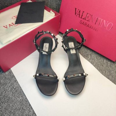 橙子出厂价 Valentino 华伦天奴 铆钉一字带高跟凉鞋 细跟凉鞋 跟高：7Cm 码数：34-42