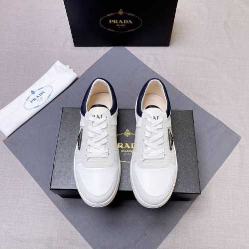 Prada 普拉达新款男士真皮运动鞋，市面最高版本 、欢迎任意对比！原版皮料质感极佳，超上档次！意大利进口胎羊网内里，可拆式垫！奢华用料、精细做工，极力推荐入手