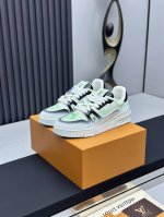 工厂直销 莞产高端货源 水洗裂纹工艺顶级版本 LV-路易威登-经典走秀新款空胶工艺 原版1：1开发复刻！！上脚非常舒适 奢侈用料，做工精细，中底印有欧洲制造英文