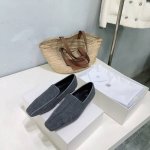 小众潮牌toteme 25春夏新品复古方头平底玛丽珍单鞋奶奶鞋！ 简约的冷淡风 复古又百搭！穿在脚上 质感十足 整个造型都会显得很高级！时髦小姐姐必备单品！ 鞋
