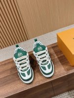 限男款 #之前在lv大秀曝光的这款面鞋包型sk8最近确将认于2024年早春售发，算是 Virgil Abloh给lv的鞋款系列下留的设计遗产，鞋上帮以皮打革造了