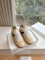 G035顶级版本 代购级别 Maisonmargiela Mm6德训休闲鞋鬼才设计师品牌，一个轻奢品牌上脚很百搭哦，也很随脚舒适，这一款德国训练鞋延续了经典的T