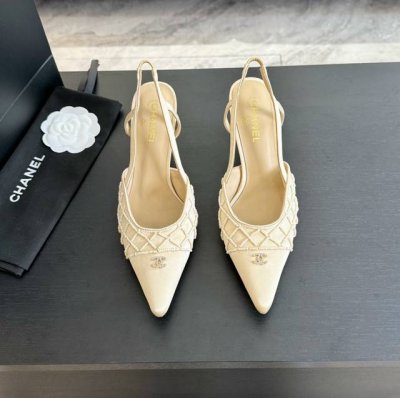 代购级 Chanel 24ss 春夏新款 珍珠手工坊系列 真丝秋鞋 小尖头 可爱指数十颗星精致珍珠装饰鞋面 深肉粉色 脚感超舒服面料：进口绵羊皮 意大利真皮大底