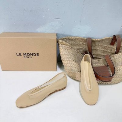 高品质出厂 ！小众潮牌LE MONDE BERYL2025春夏新款极简网纱平底单鞋凉鞋！网纱是你无法抗拒的魅力诱惑轻盈而神秘，充满了朦胧美小方头设计优雅大方，尽