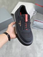 工厂价 实价 官网爆款上市， 潮牌 普拉达Prada 主推爆款，前卫百搭时尚男鞋私版开模，牛皮面拼接1：1复刻..时尚干脆、原版进口牛皮内里牛皮垫脚；大气个性更