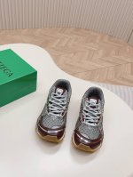 橙子出厂价 Bottega Veneta 葆蝶家秋冬秀款 Bv运动鞋 休闲老爹鞋 采用原版轻质科技网布面料，原版一致！工艺复杂！ 搭配几何图案设计橡胶外底 王炸