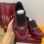 出厂： Gucci 古驰新款小脏鞋 脏脏鞋 运动鞋 休闲鞋板鞋 烫钻压钻# 情侣款 金属双G水晶圆柱形标，Gucci原版纹织带。专属擦色牛皮面料，原版毛巾布里细