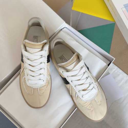 顶级版本：情侣款 Maisonmargiela Mm6 马吉拉 情侣款 德训鞋 休闲 运动鞋 原版购入开发 做货 鬼才设计师品牌，一个轻奢品牌 这一款德国训练鞋