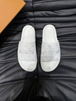 38-45 45定做 Louis V*高端精品 奢品拖鞋，1:1高端品质，休闲阳光宽松舒适型，最高版本高品质精品，经夏季必入哦！