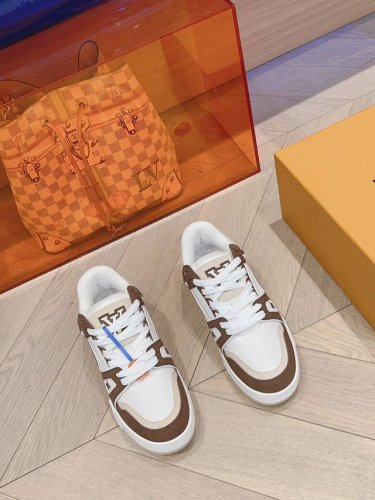 顶级版本Lv Trainer 复古运动鞋 新色复刻版 情侣款码数：35-46 订46不退换