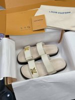 工厂价 驴家系列凉鞋lv凉鞋半拖 最新款-- Louis Vuitton 路易威登 最新时尚休闲半拖鞋～代购级当季最新潮品 众多博主纷纷种草，入购原版开模定制，